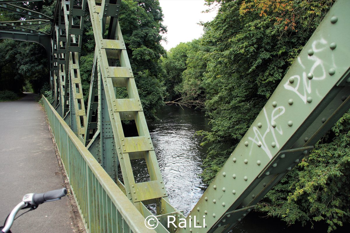 Brücke über den alten Ruhrarm in Essen Steele